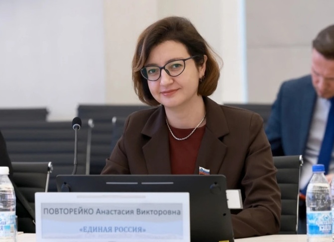 Полномочие главного врача учреждения здравоохранения по пересмотру организационной структуры и утверждению нового штатного расписания
